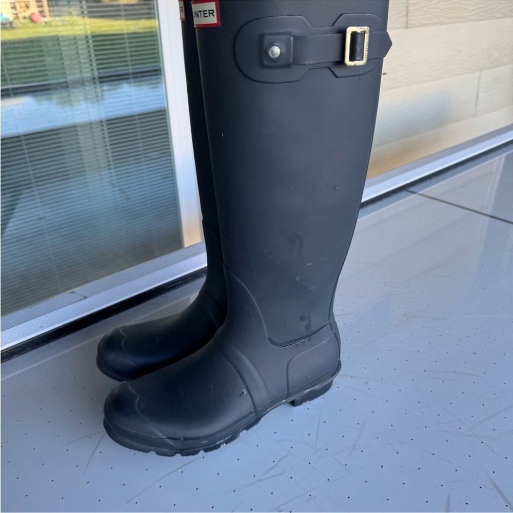 Hunter Classic Black Waterproof Boots - Picture 2 of 6